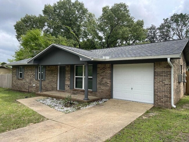 Building Photo - 122 Hillwood Dr