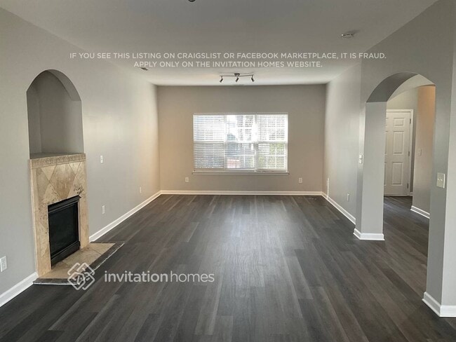 Building Photo - 9215 Ducati Ln