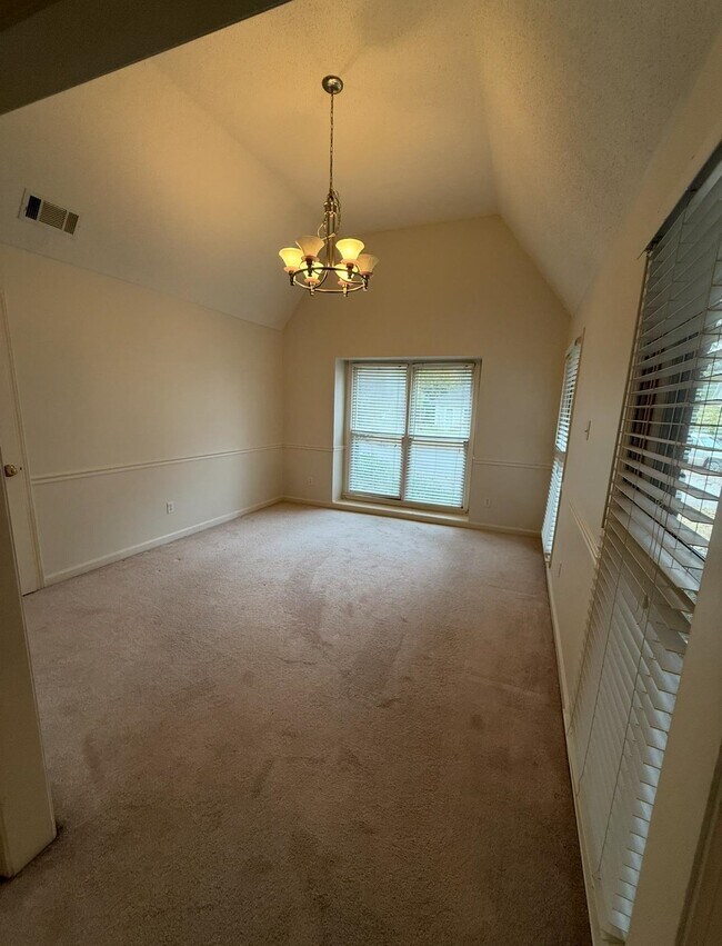 Foto del edificio - 6700 Kirby Oaks Cove N