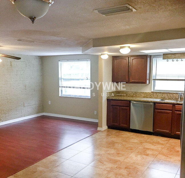 Building Photo - NEW Lower Rental Rate Leasing Special: Mar...