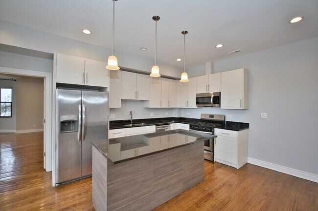 Foto del edificio - 2515 W Lawrence Ave