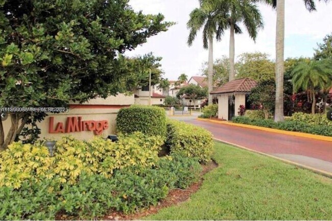 Foto del edificio - 3629 Inverrary Blvd W