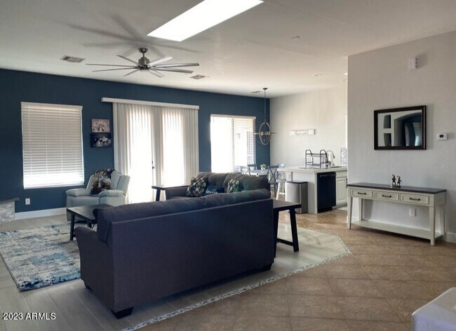 Foto del edificio - 24321 W Fernwood Ct