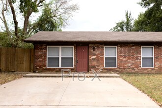 Building Photo - 217 E Adobe St
