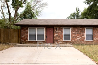 Building Photo - 217 E Adobe St