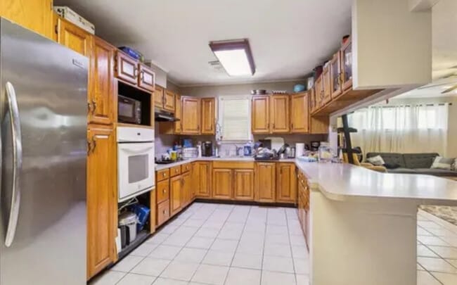 Building Photo - 2141 Florida Ave