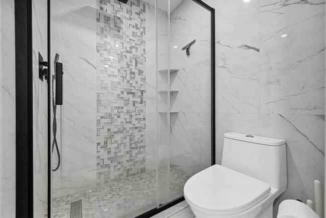 Foto del edificio - 6279 Bay Club Dr
