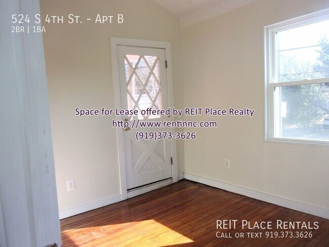 Building Photo - Location! Location! 2 Bedroom available fo...