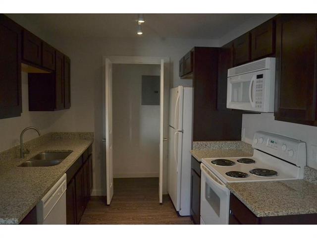 Foto del edificio - 3421 W 5th St