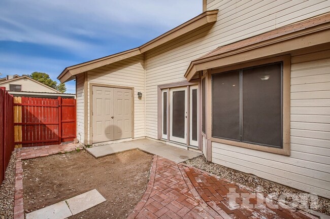 Building Photo - 2455 E Broadway Rd