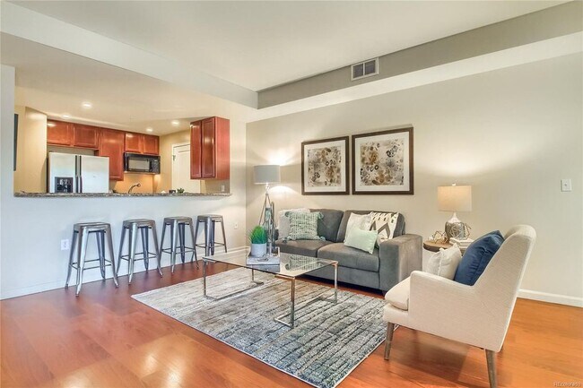 Foto del edificio - 925 N Lincoln St