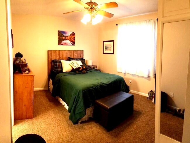 Foto del edificio - 1204 Sunset Ridge Ct