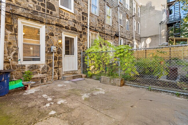 Building Photo - 131 Vassar St