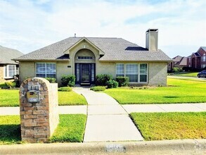 Building Photo - 1327 Royal Palm Ln