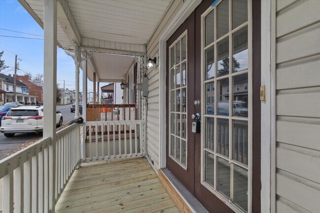 Foto del edificio - Coming Soon - Spacious 3-bedroom home In M...