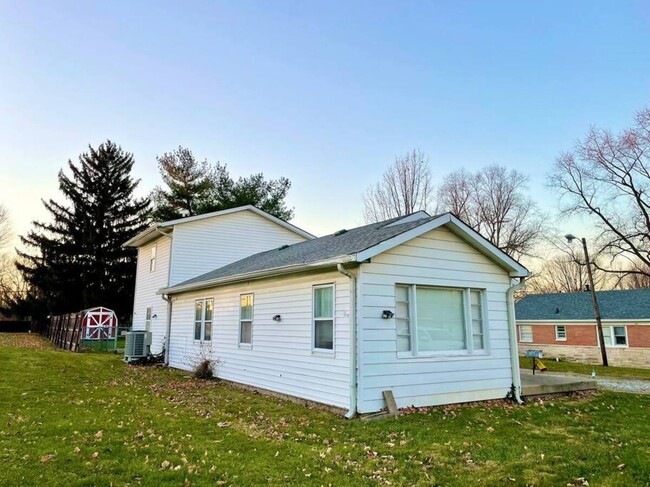 Building Photo - 4946 Camden St