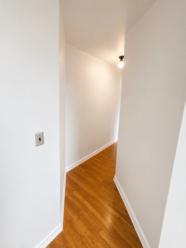 Building Photo - 278 Monmouth St