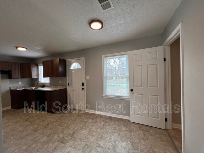 Building Photo - 4959 Newton Rd