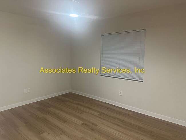 Foto del edificio - Remodeled 4BD/2BA Home with Den in Northwood!