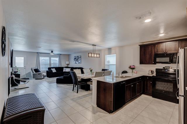 Foto del edificio - 5504 Rockrose Ln