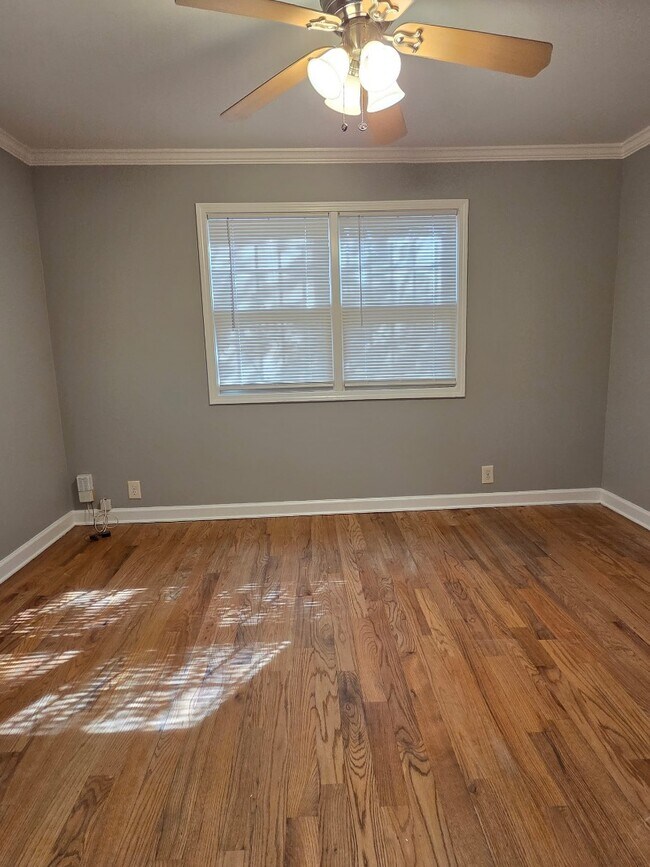 Building Photo - 2107 Whites Mill Rd