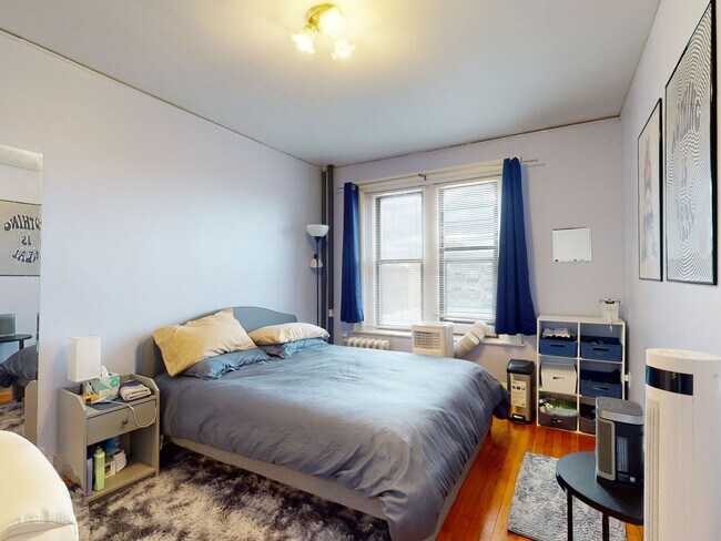 Building Photo - Fenway 3 Bed – Heat & Water Included – 1,003 Sq Ft – 9/1