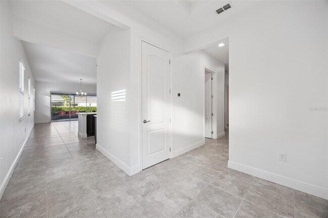 Foto del edificio - 5013 E Fountainwood Dr