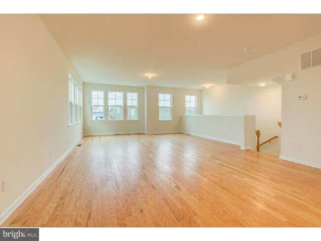 Building Photo - 33 Green St