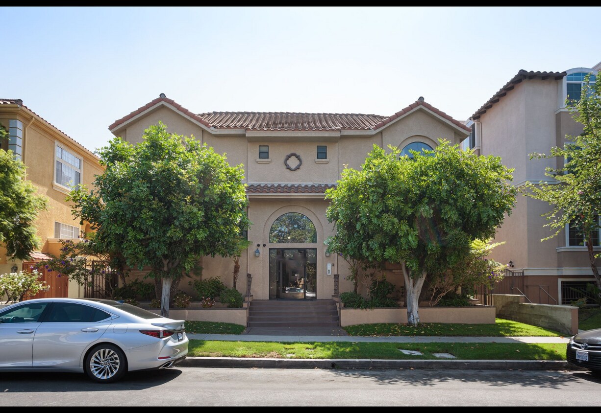 Foto principal - 7040 Flight Ave