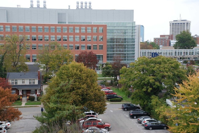 Photo - 6 BR house on UK campus - FALL 2026-2027