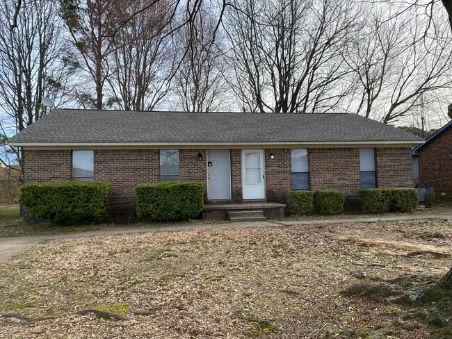 Building Photo - 102 Hillshire Cv