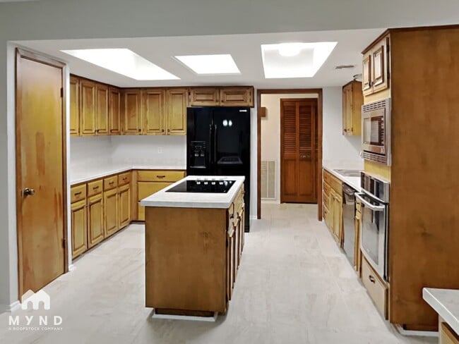 Foto del edificio - 15710 Fern Ridge St