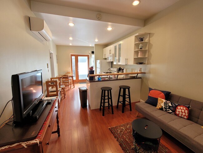 Building Photo - 1814 Arizona Ave