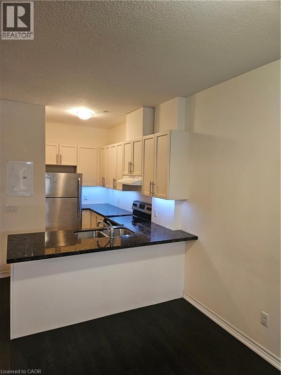 Building Photo - 95 Wilson St W