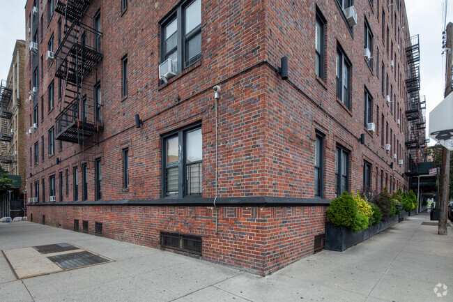 Building Photo - 42-22 Ketcham St