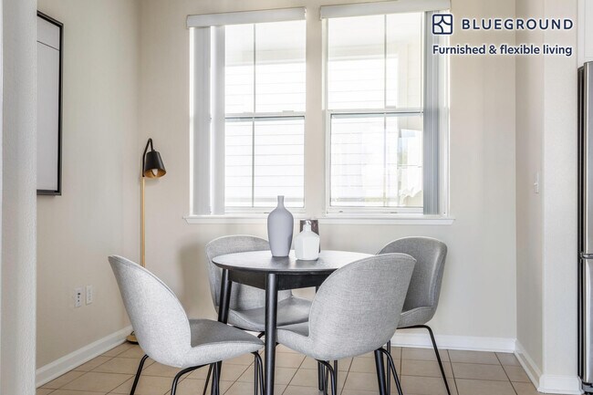 Foto del edificio - 338 S Fremont St