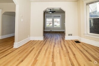 Building Photo - 402 Woodland Ave
