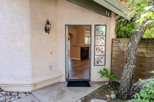 Foto del edificio - 2704 Simi Hills Ln