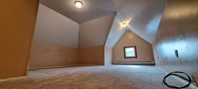 Building Photo - 102 Stedman St