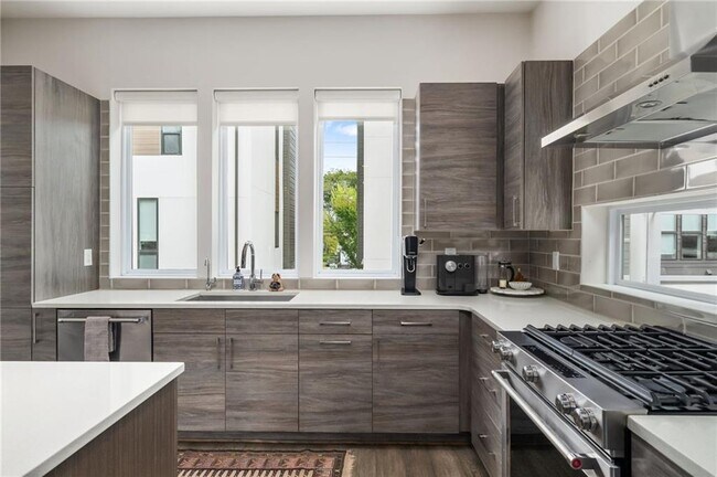 Foto del edificio - 52 Reynolds Square Ln