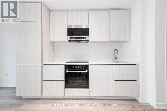 Photo du bâtiment - 120 Broadway Ave