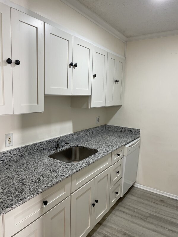 Foto principal - 1208 Bush River Rd