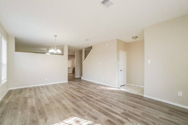 Building Photo - 21902 Willow Shadows Dr