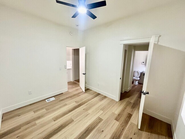 Building Photo - Beautiful Newly Remodeled 3 bedroom