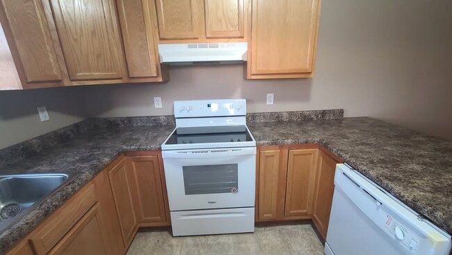 Building Photo - 44 County Rd 332