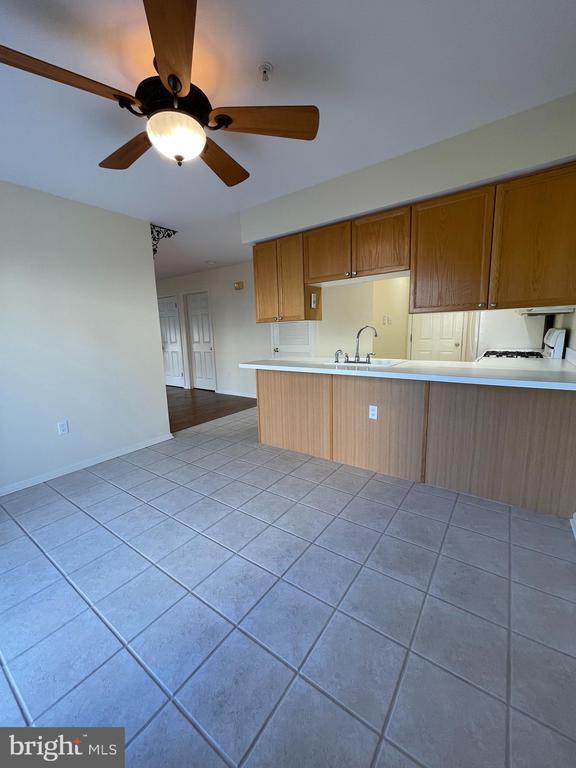 Foto del edificio - 208 Strawberry Ct