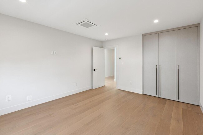 Foto del edificio - 330 27th Ave