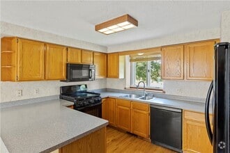 Building Photo - 245 Deerhurst Ln