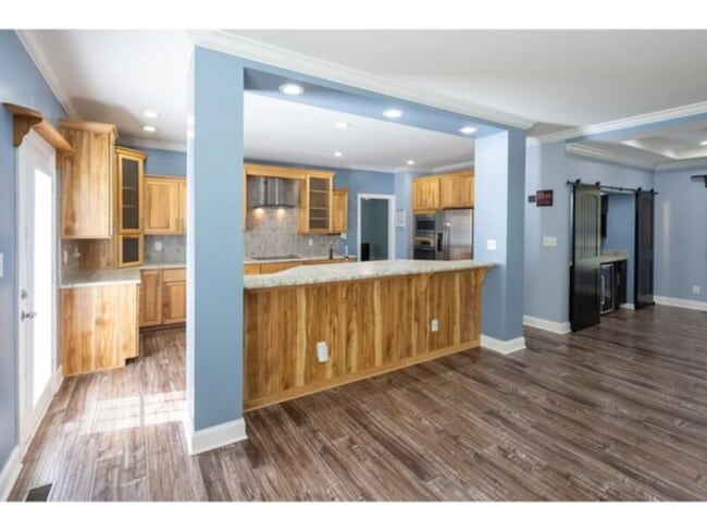 Building Photo - 3 Bedroom 2 Bathrooms for Rent