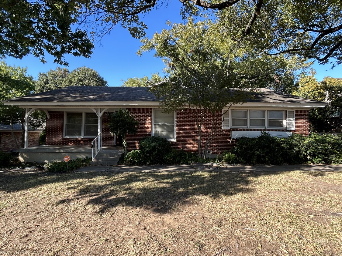 FULLY REMODELED INTERIOR - 3404 Martin Lydon Ave